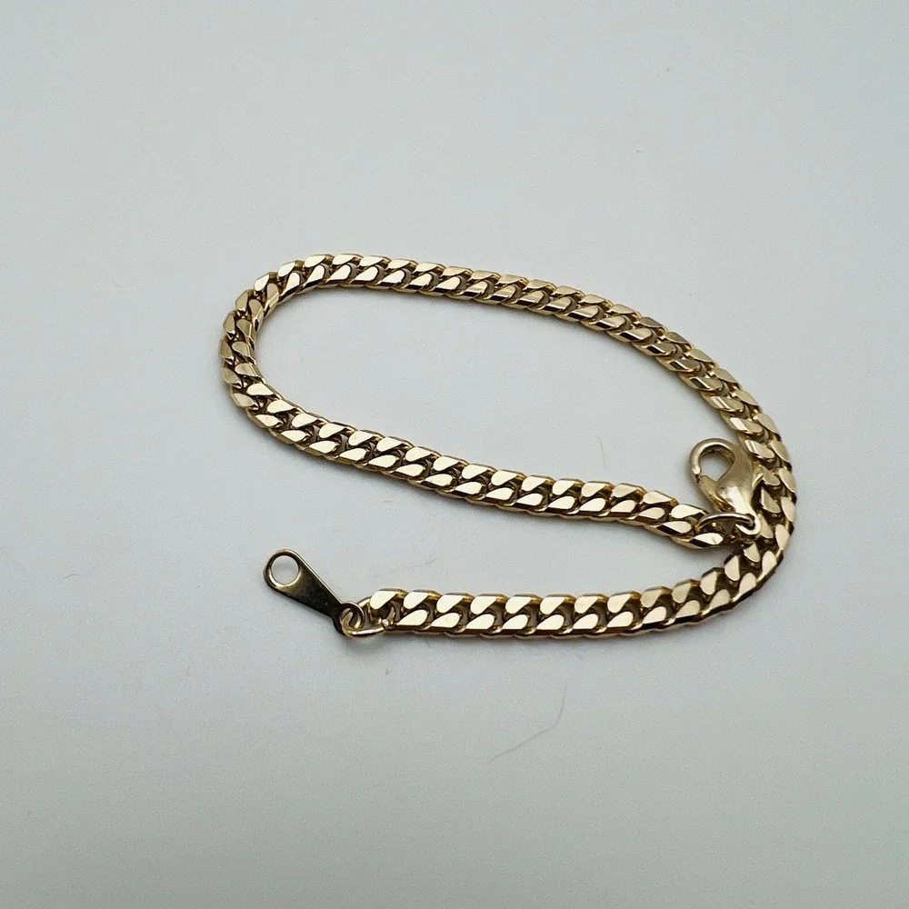 Gold Tone Curb Link Chain Bracelet 7 Inch Lobster Claw Clasp Women Jewelry
